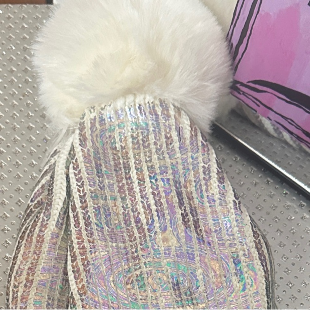 Sequin Beanie with Faux Fur Pom NWOT - Picture 2 of 4